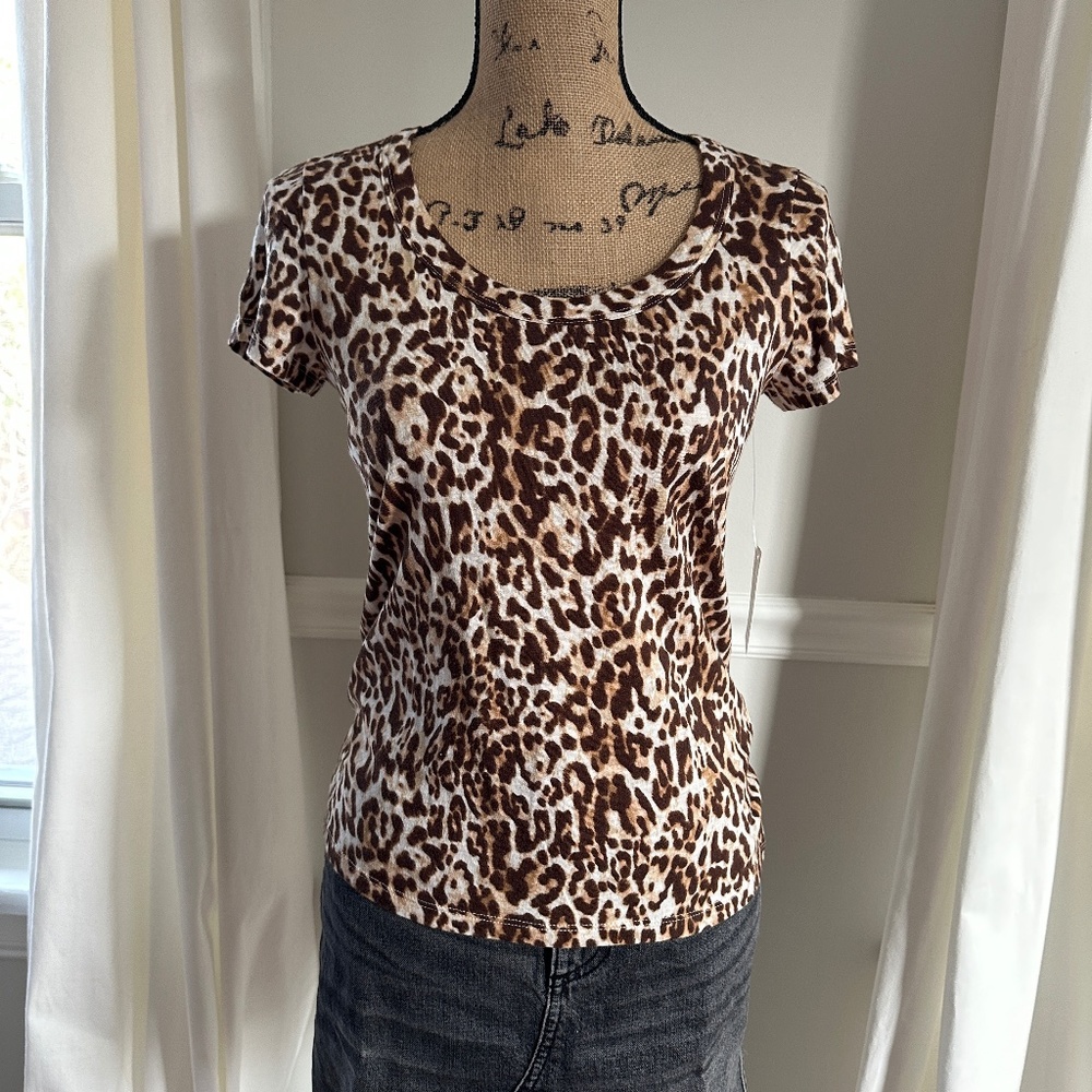 BR Cozy Slub animal print Scoop neck Tee | Big Cat print | NWT